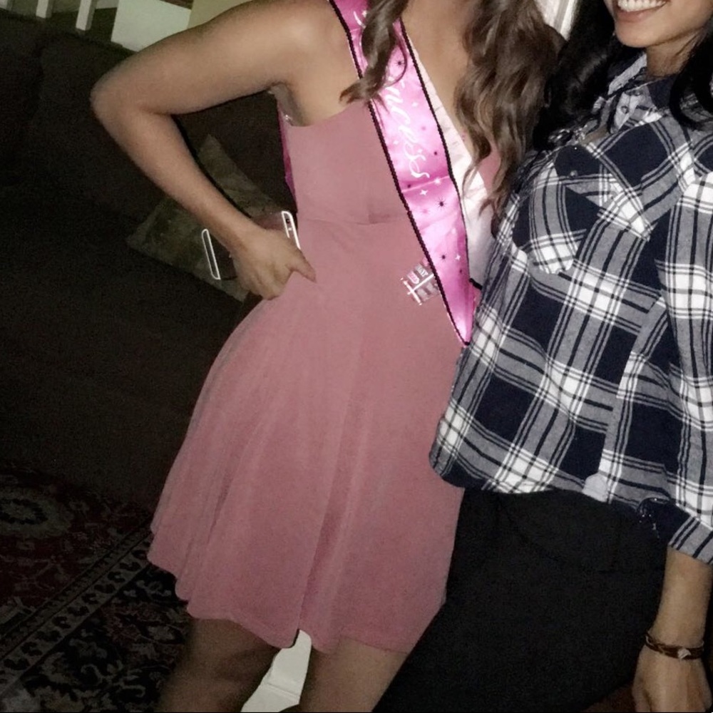 Pink dress - Picture 4 of 6